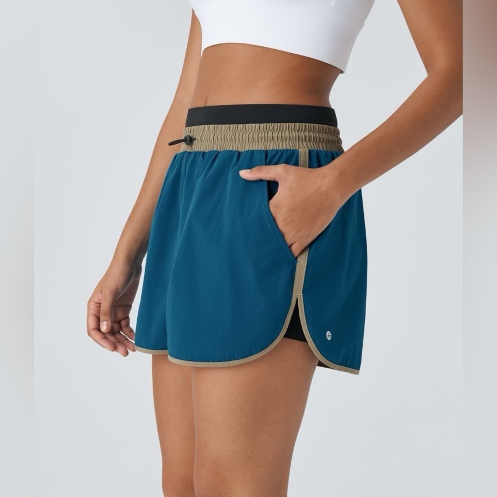 NWT HALARA MR Color Block Reflective Pockets Curved Hem 2-in-1 Hiking Shorts